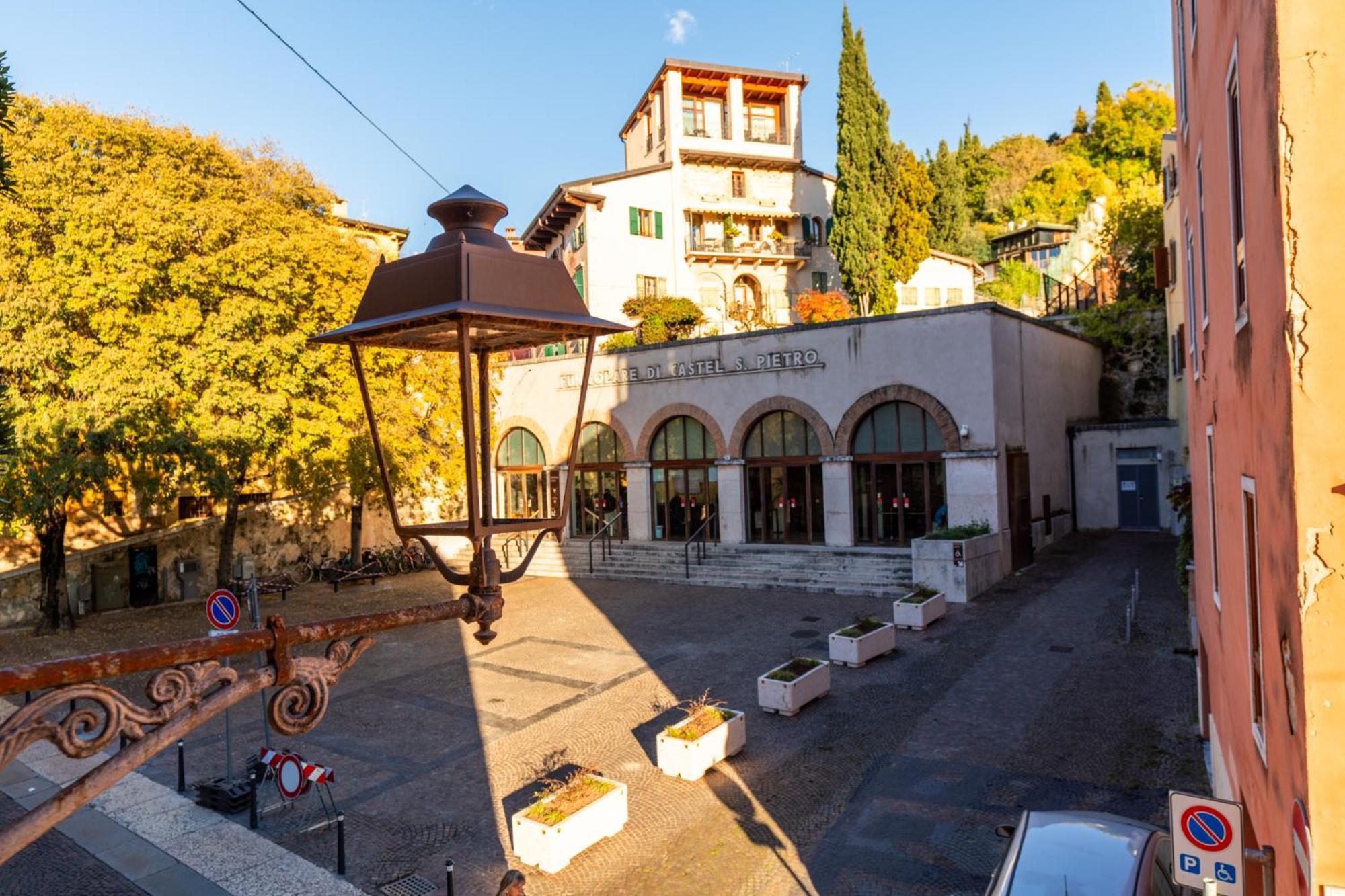 Bed and Breakfast La Finestra Sul Ponte By Postcardsfrom Verona Exterior foto