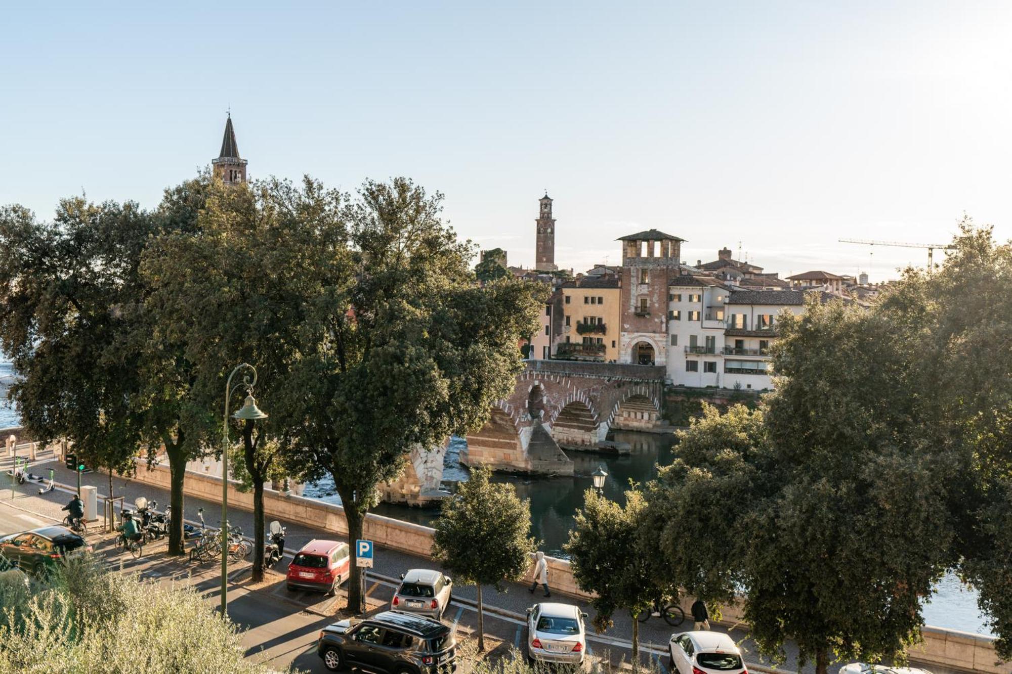 Bed and Breakfast La Finestra Sul Ponte By Postcardsfrom Verona Exterior foto