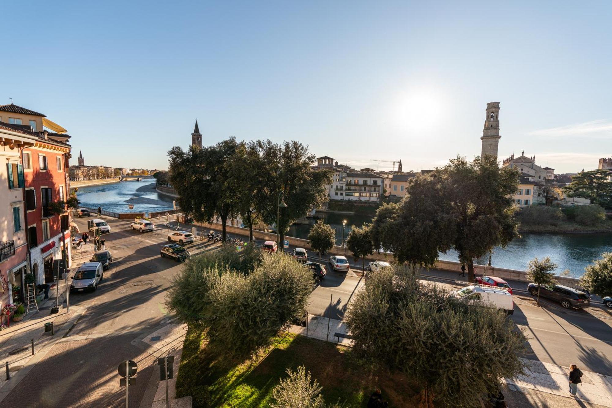 Bed and Breakfast La Finestra Sul Ponte By Postcardsfrom Verona Exterior foto