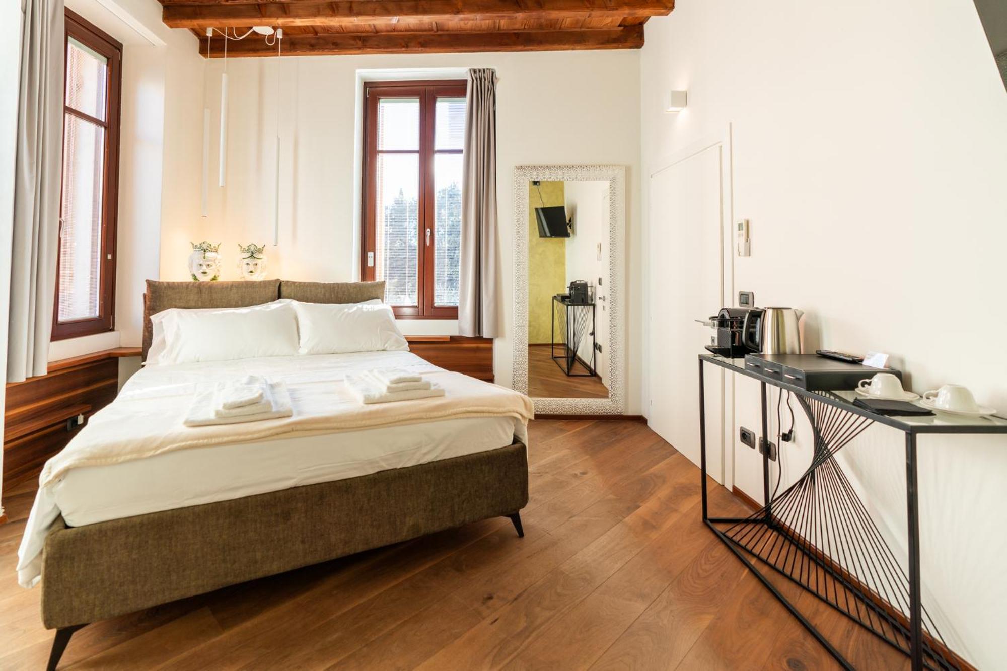 Bed and Breakfast La Finestra Sul Ponte By Postcardsfrom Verona Exterior foto
